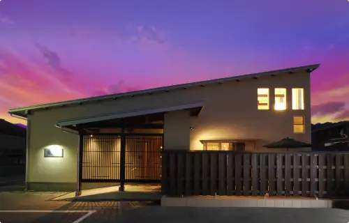 写真:建物外観